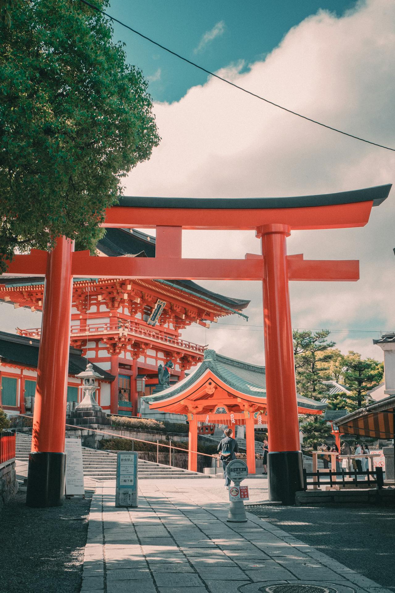 Fushimi Inari Taisha- Keep Good Trip Day Tour