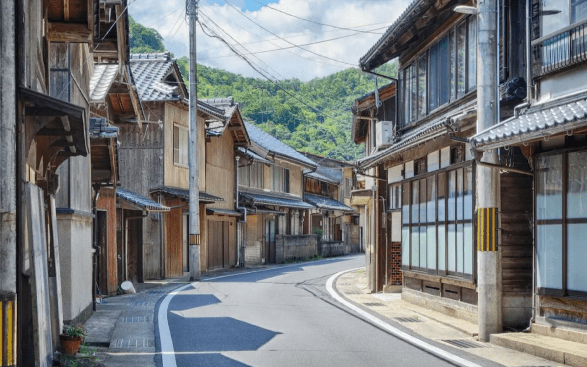 Funaya Street in Ine Bay - Keep Good Trip
